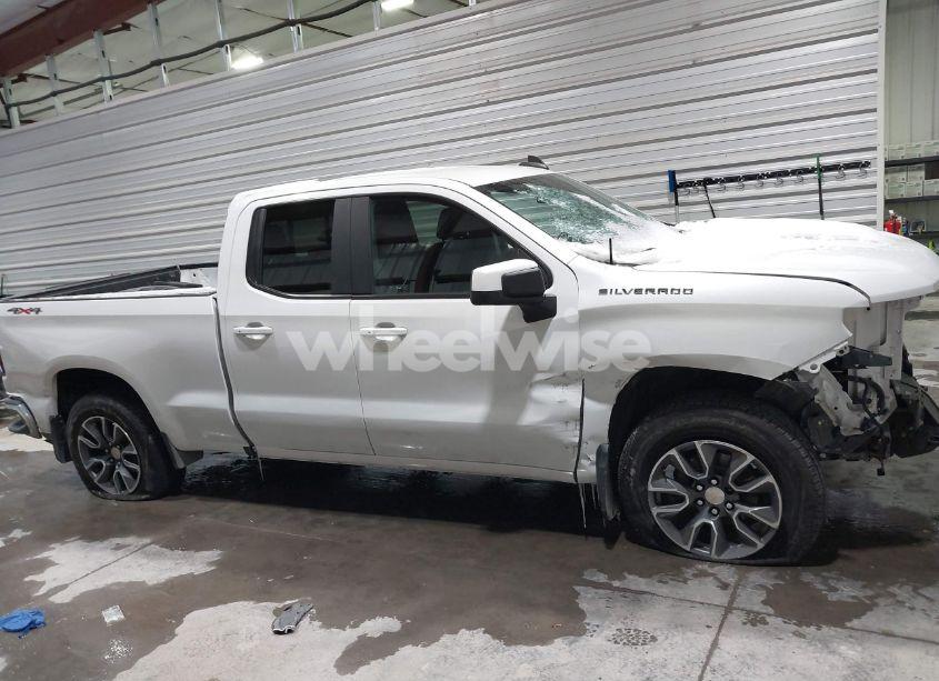 Photo 14 of 2019 Chevrolet Silverado 1500 LT (VIN 1GCRYDEK6KZ264016)
