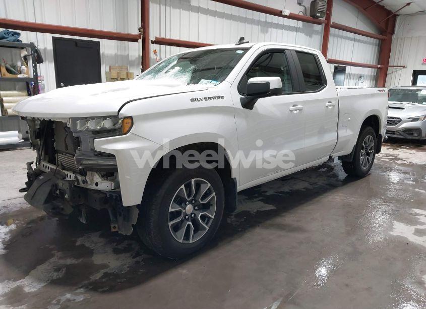Photo 2 of 2019 Chevrolet Silverado 1500 LT (VIN 1GCRYDEK6KZ264016)