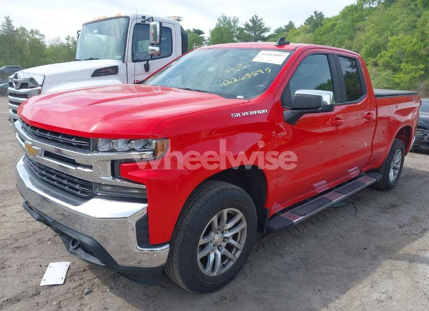Photo 2 of 2019 Chevrolet Silverado 1500 LT (VIN 1GCRYDEK8KZ285305)