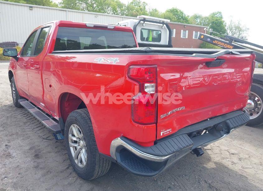 Photo 3 of 2019 Chevrolet Silverado 1500 LT (VIN 1GCRYDEK8KZ285305)