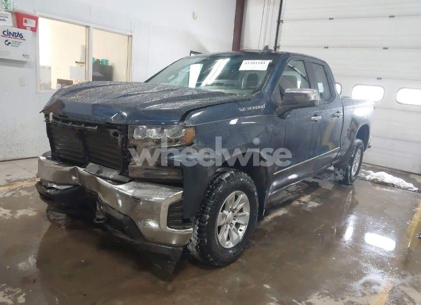 Photo 2 of 2021 Chevrolet Silverado 1500 4WD DOUBLE CAB STANDARD BED LT (VIN 1GCRYDEK9MZ165953)
