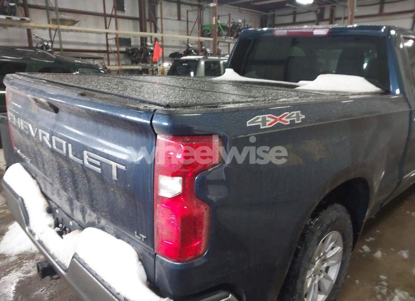 Photo 4 of 2021 Chevrolet Silverado 1500 4WD DOUBLE CAB STANDARD BED LT (VIN 1GCRYDEK9MZ165953)