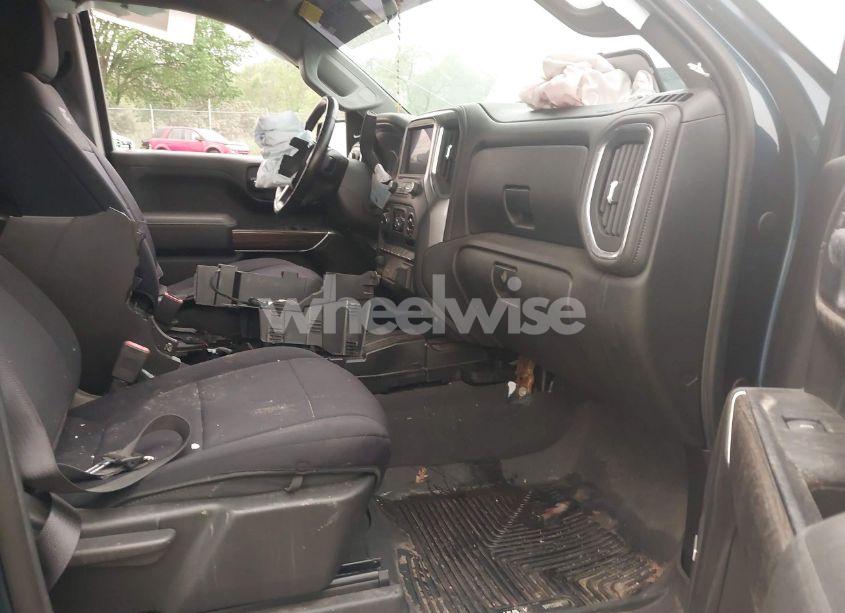 Photo 5 of 2019 Chevrolet Silverado 1500 RST (VIN 1GCRYEED4KZ366647)