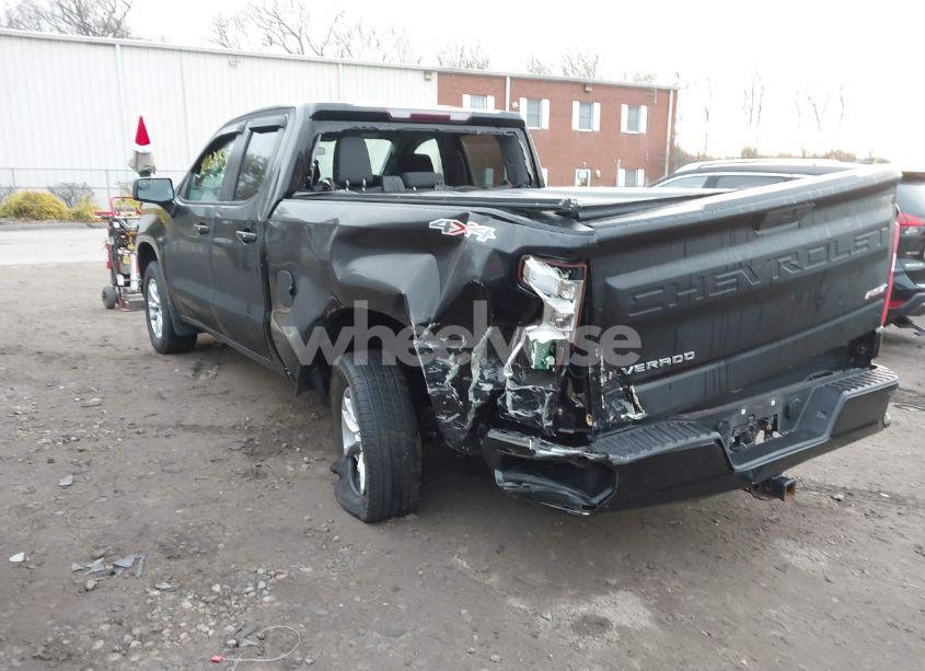 Photo 3 of 2019 Chevrolet Silverado 1500 RST (VIN 1GCRYEED5KZ239308)
