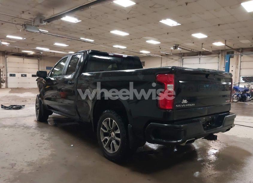 Photo 3 of 2019 Chevrolet Silverado 1500 RST (VIN 1GCRYEED8KZ349964)