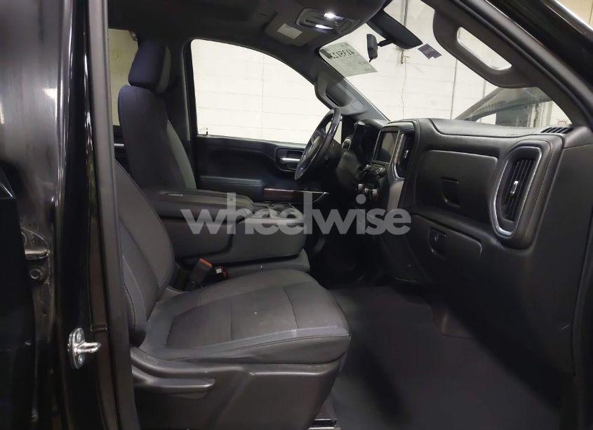 Photo 5 of 2019 Chevrolet Silverado 1500 RST (VIN 1GCRYEED8KZ349964)