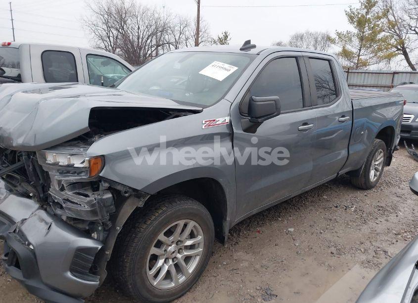 Photo 2 of 2019 Chevrolet Silverado 1500 RST (VIN 1GCRYEEDXKZ251390)