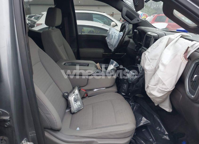 Photo 5 of 2019 Chevrolet Silverado 1500 RST (VIN 1GCRYEEDXKZ251390)