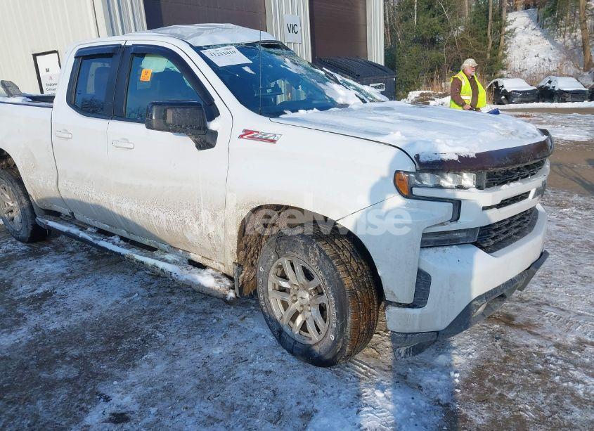 2019 Chevrolet Silverado 1500 RST (VIN 1GCRYEEDXKZ273955) main photo