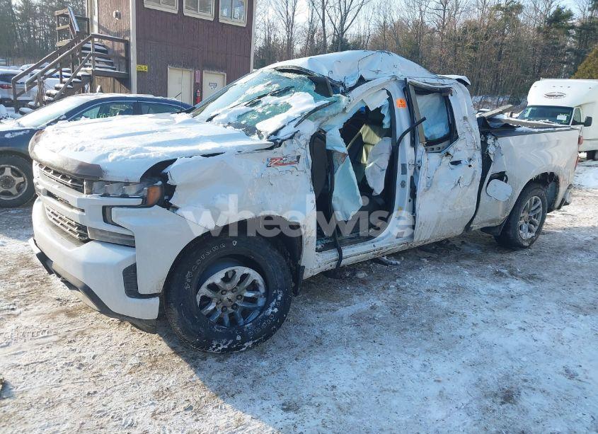 Photo 2 of 2019 Chevrolet Silverado 1500 RST (VIN 1GCRYEEDXKZ273955)