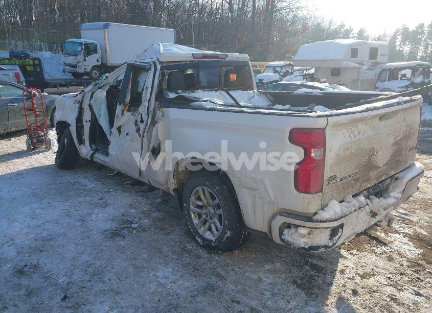 Photo 3 of 2019 Chevrolet Silverado 1500 RST (VIN 1GCRYEEDXKZ273955)
