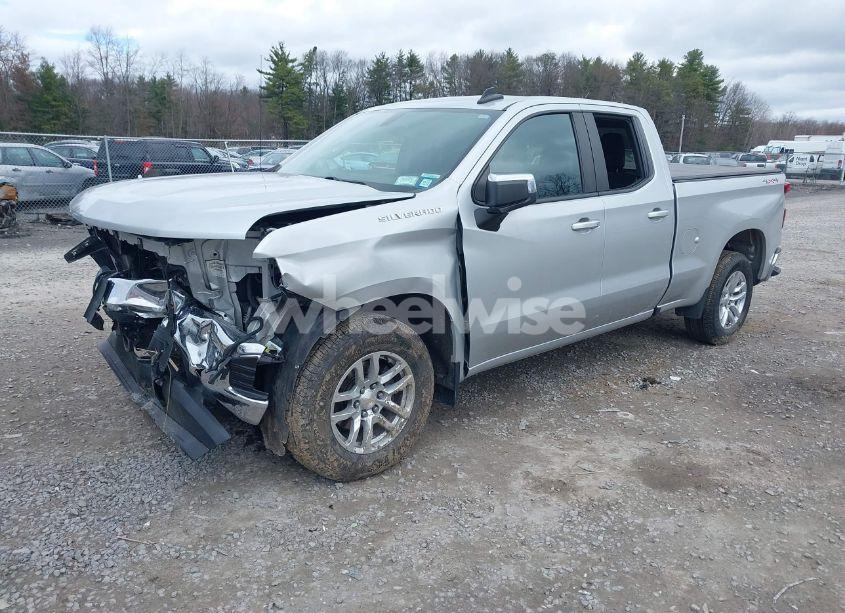 Photo 2 of 2021 Chevrolet Silverado 1500 4WD DOUBLE CAB STANDARD BED LT WITH 2FL (VIN 1GCRYJEK7MZ375353)