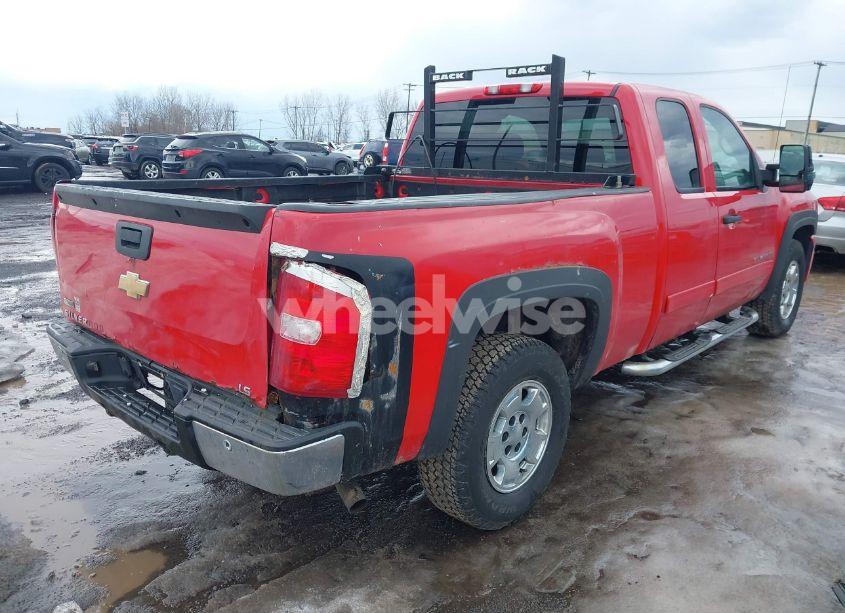 Photo 4 of 2010 Chevrolet Silverado 1500 LS (VIN 1GCSCREA1AZ189096)