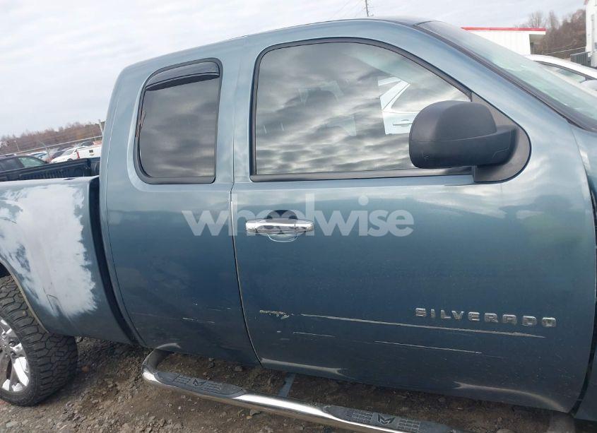 Photo 14 of 2010 Chevrolet Silverado 1500 LS (VIN 1GCSCREA3AZ243675)