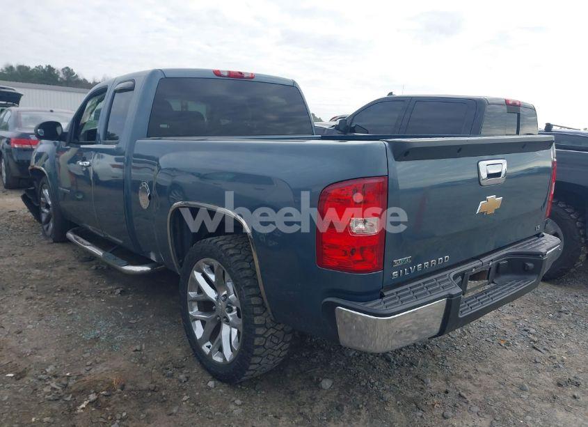 Photo 3 of 2010 Chevrolet Silverado 1500 LS (VIN 1GCSCREA3AZ243675)