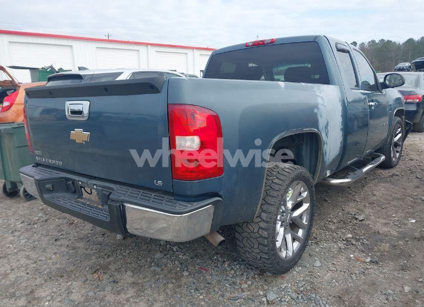 Photo 4 of 2010 Chevrolet Silverado 1500 LS (VIN 1GCSCREA3AZ243675)