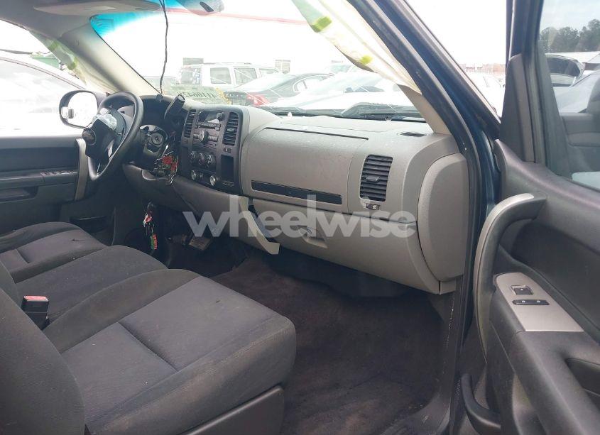 Photo 5 of 2010 Chevrolet Silverado 1500 LS (VIN 1GCSCREA3AZ243675)