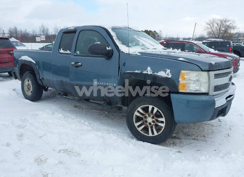 2010 Chevrolet Silverado 1500 LS (VIN 1GCSCREA9AZ277314) main photo