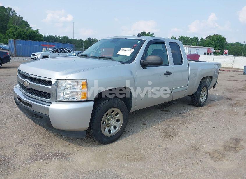 Photo 2 of 2010 Chevrolet Silverado 1500 LS (VIN 1GCSCREAXAZ283557)