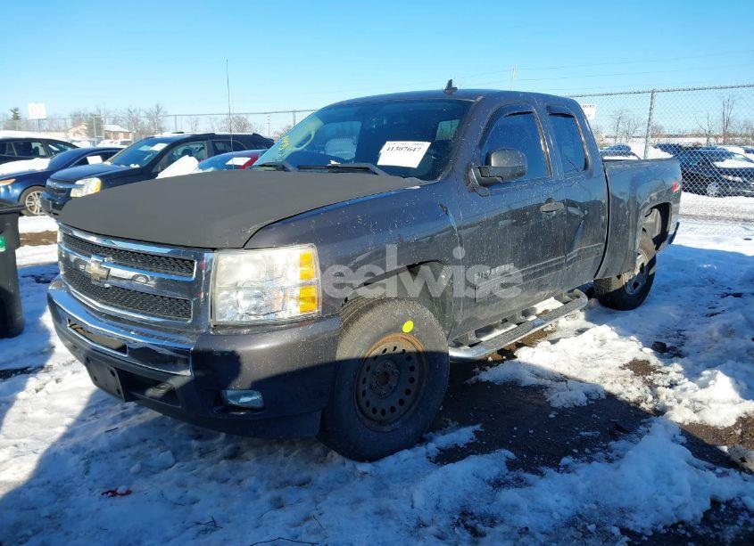 Photo 2 of 2010 Chevrolet Silverado 1500 LT (VIN 1GCSCSE00AZ153124)
