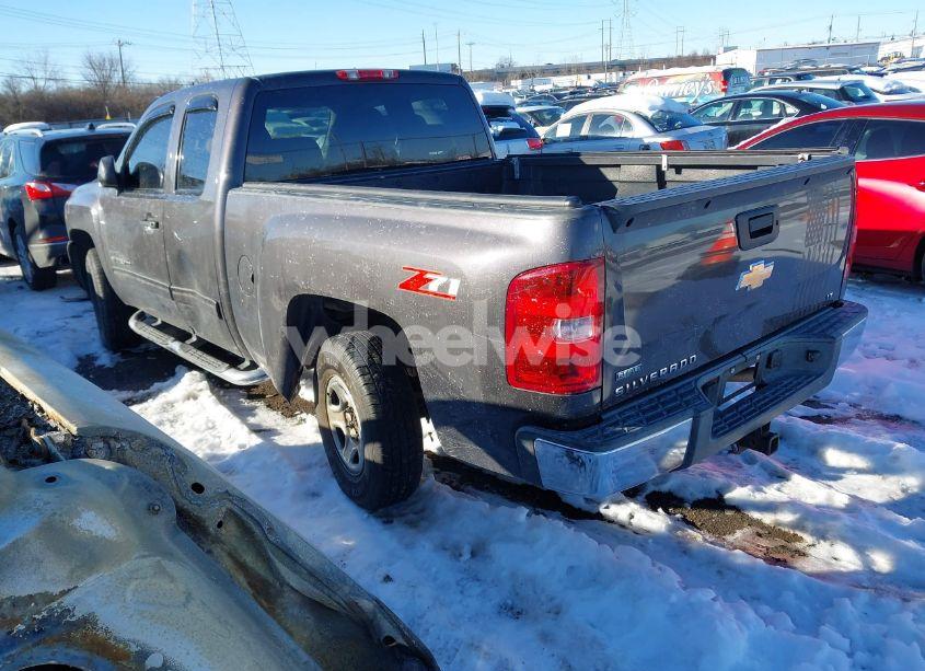 Photo 3 of 2010 Chevrolet Silverado 1500 LT (VIN 1GCSCSE00AZ153124)