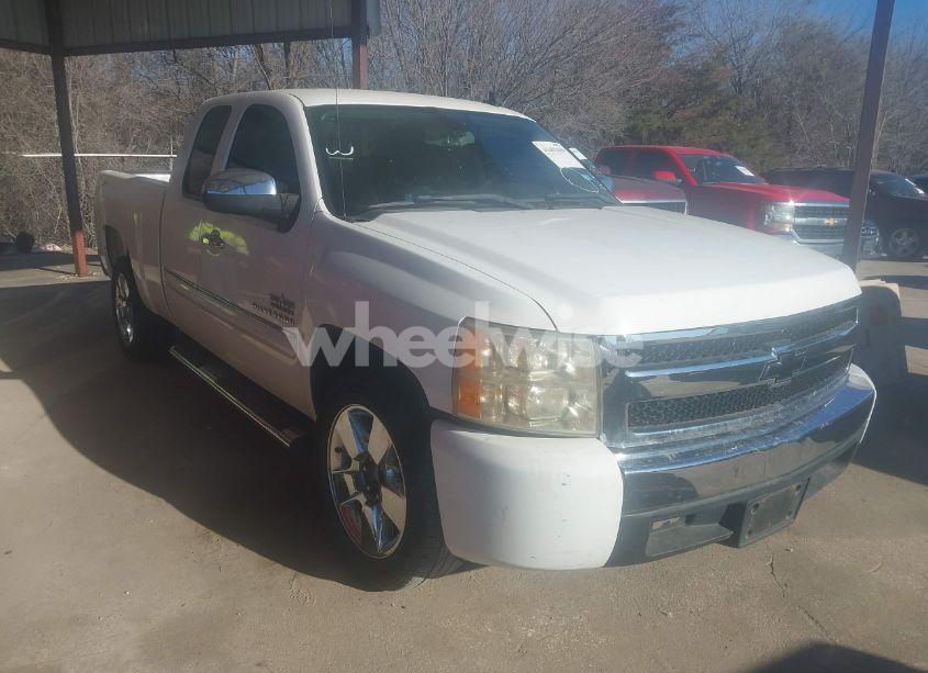 2010 Chevrolet Silverado 1500 LT (VIN 1GCSCSE02AZ299105) main photo