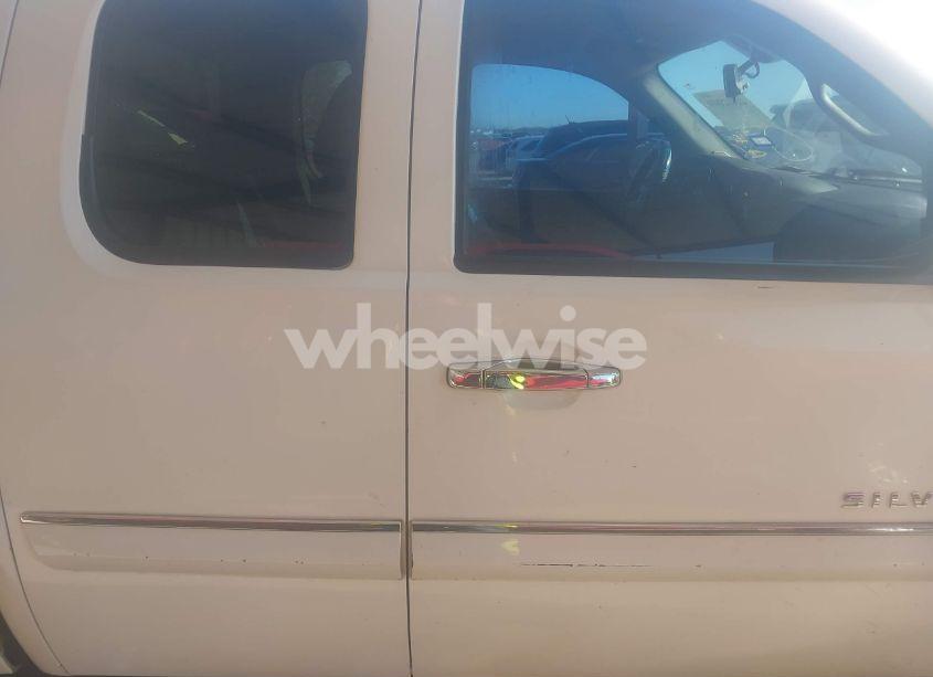 Photo 13 of 2010 Chevrolet Silverado 1500 LT (VIN 1GCSCSE02AZ299105)