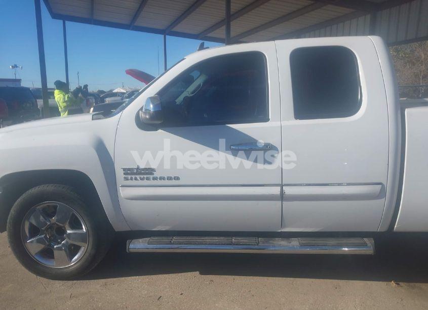 Photo 14 of 2010 Chevrolet Silverado 1500 LT (VIN 1GCSCSE02AZ299105)