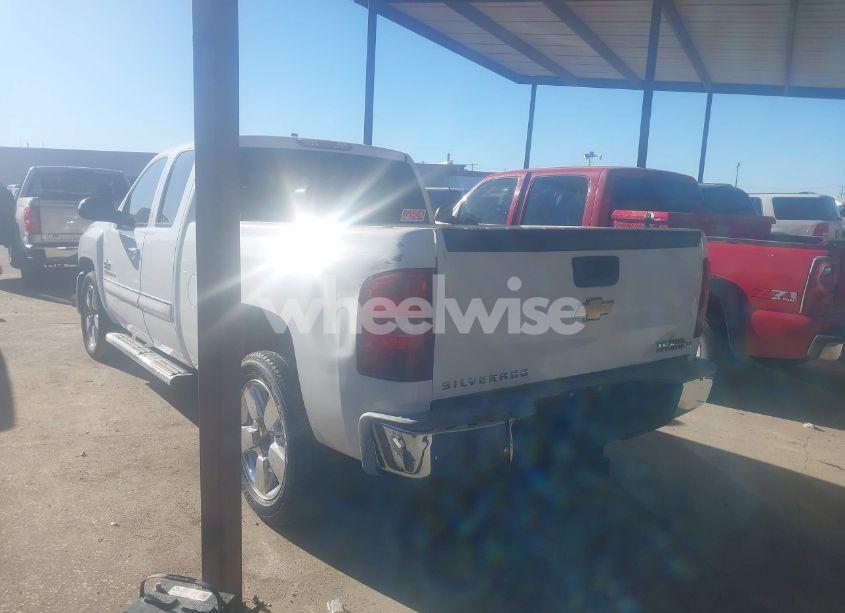 Photo 3 of 2010 Chevrolet Silverado 1500 LT (VIN 1GCSCSE02AZ299105)
