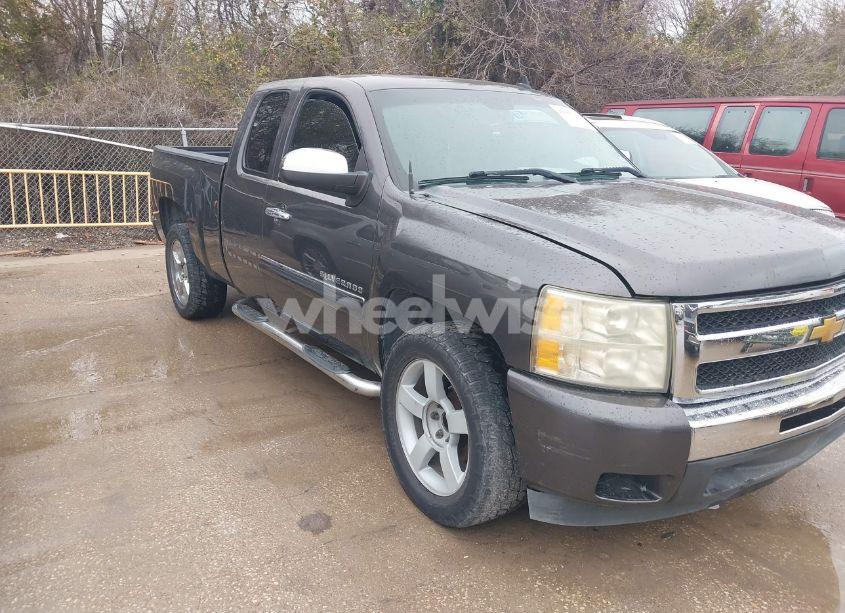 2010 Chevrolet Silverado 1500 LT (VIN 1GCSCSE03AZ176817) main photo