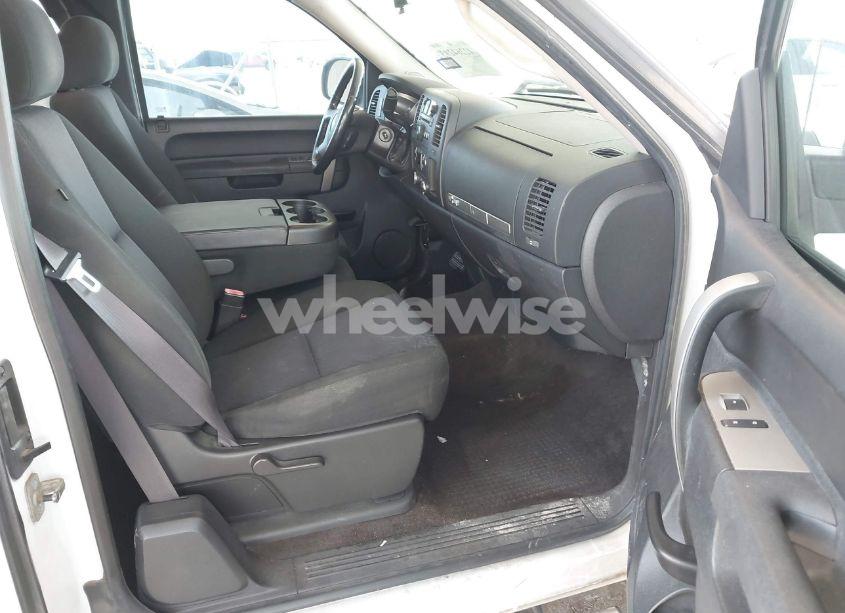 Photo 5 of 2010 Chevrolet Silverado 1500 LT (VIN 1GCSCSE03AZ186604)