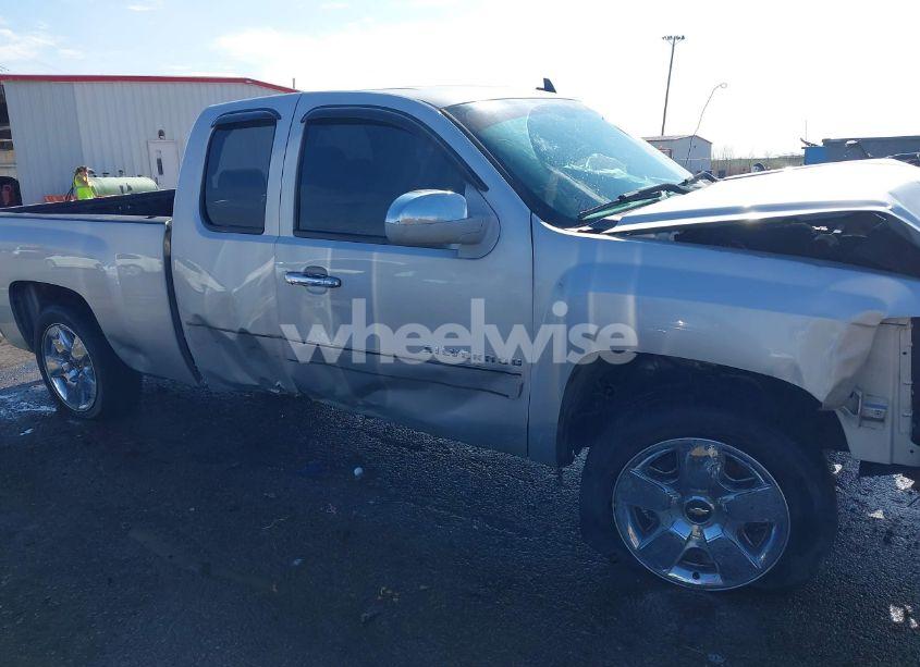 Photo 13 of 2010 Chevrolet Silverado 1500 LT (VIN 1GCSCSE04AZ116383)