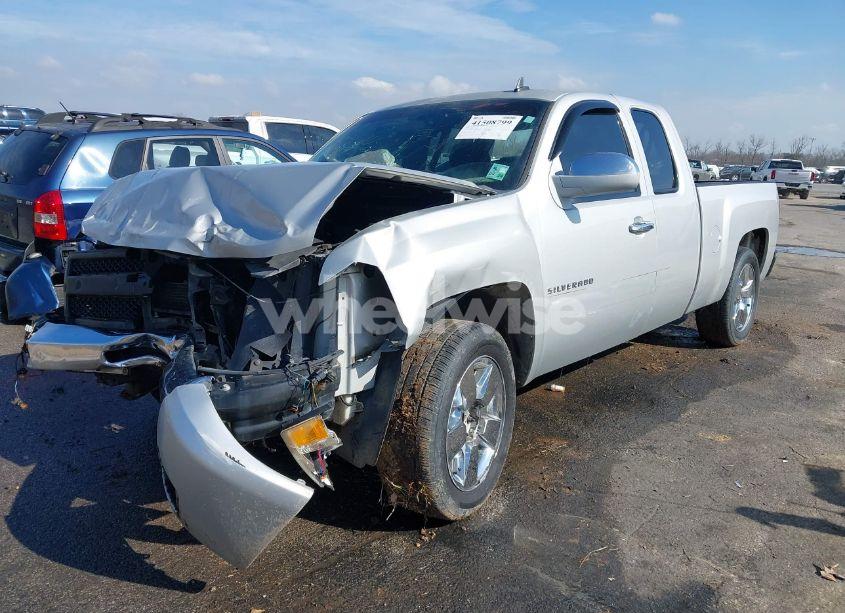 Photo 2 of 2010 Chevrolet Silverado 1500 LT (VIN 1GCSCSE04AZ116383)