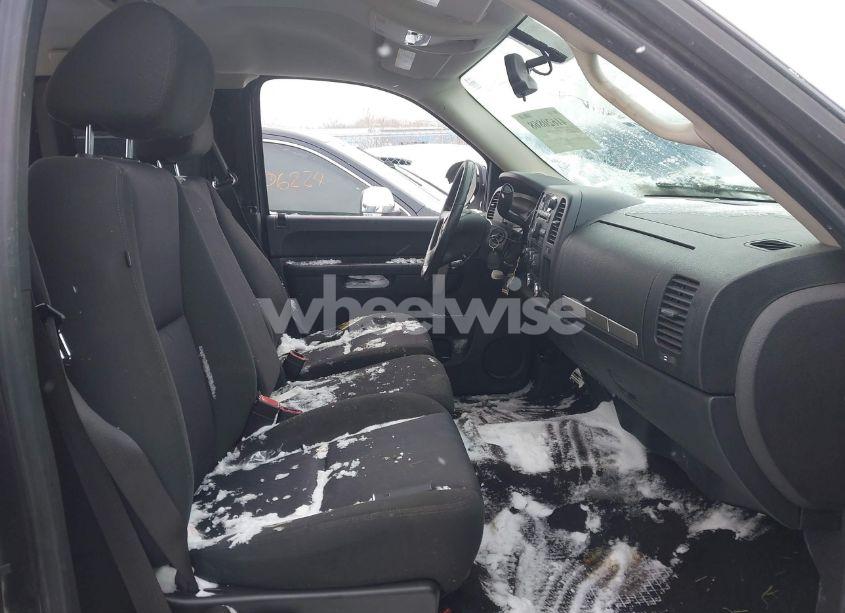 Photo 5 of 2010 Chevrolet Silverado 1500 LT (VIN 1GCSCSE04AZ294133)