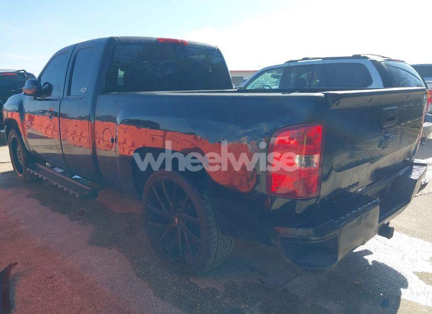 Photo 3 of 2010 Chevrolet Silverado 1500 LT (VIN 1GCSCSE06AZ263210)