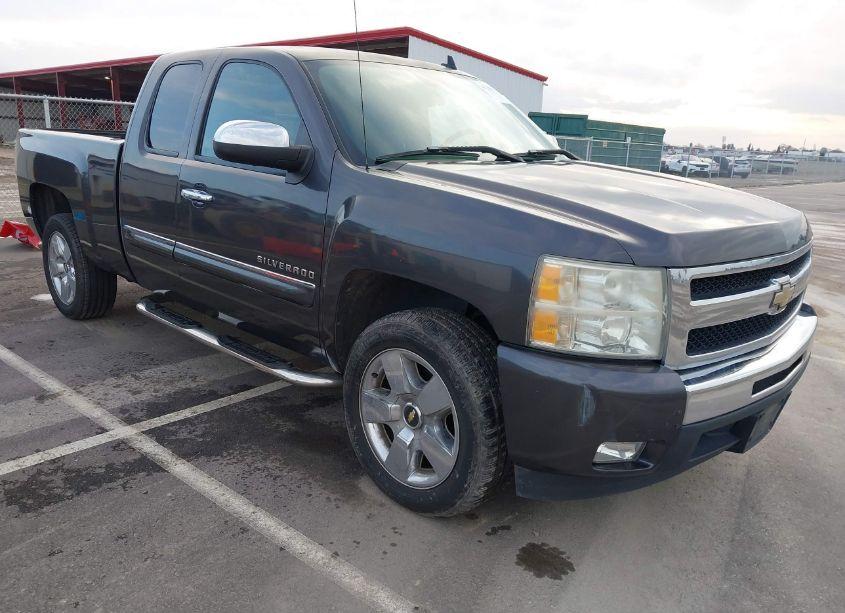 2010 Chevrolet Silverado C1500 LT (VIN 1GCSCSE07AZ113462) main photo