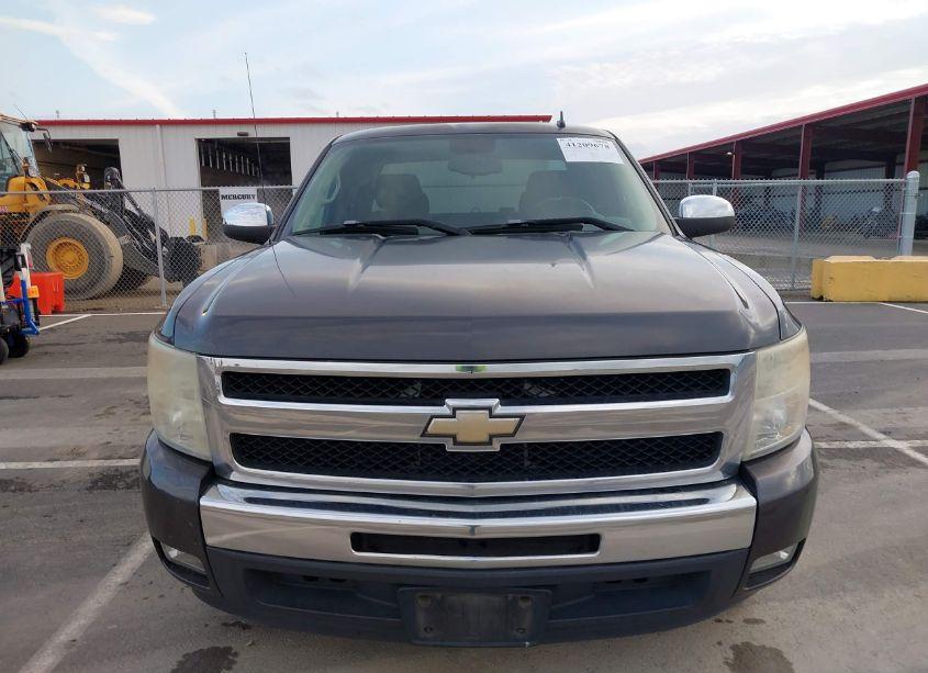 Photo 13 of 2010 Chevrolet Silverado C1500 LT (VIN 1GCSCSE07AZ113462)