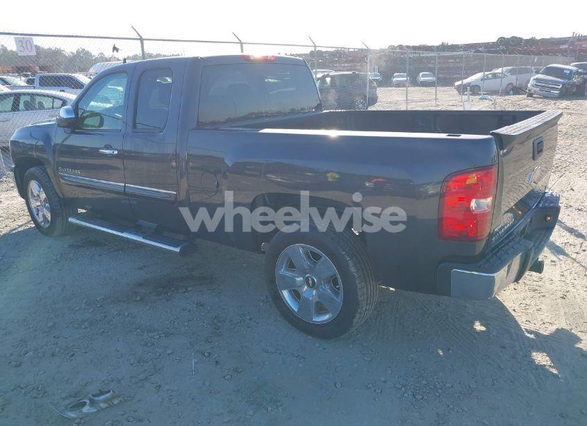 Photo 3 of 2010 Chevrolet Silverado 1500 LT (VIN 1GCSCSE09AZ137388)