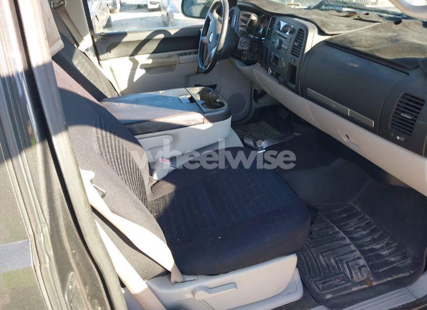 Photo 5 of 2010 Chevrolet Silverado 1500 LT (VIN 1GCSCSE09AZ137388)