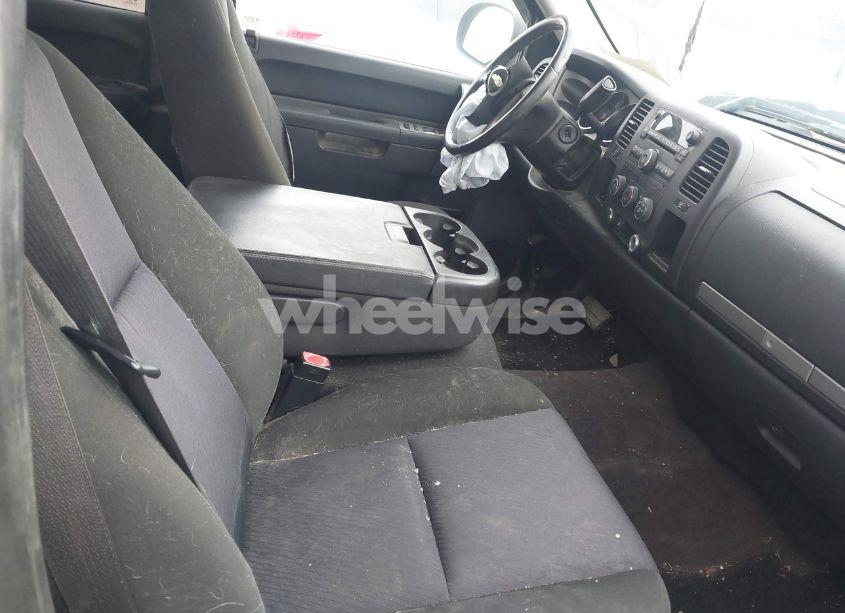 Photo 5 of 2010 Chevrolet Silverado 1500 LT (VIN 1GCSCSE09AZ206340)