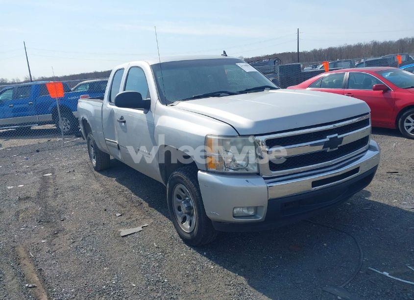 2010 Chevrolet Silverado 1500 LT (VIN 1GCSCSEA2AZ185145) main photo