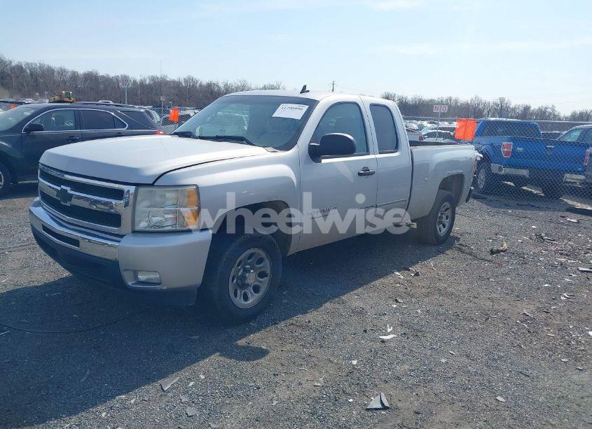 Photo 2 of 2010 Chevrolet Silverado 1500 LT (VIN 1GCSCSEA2AZ185145)
