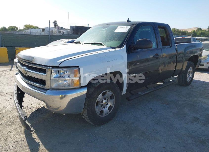 Photo 2 of 2010 Chevrolet Silverado 1500 LT (VIN 1GCSCSEA8AZ133101)