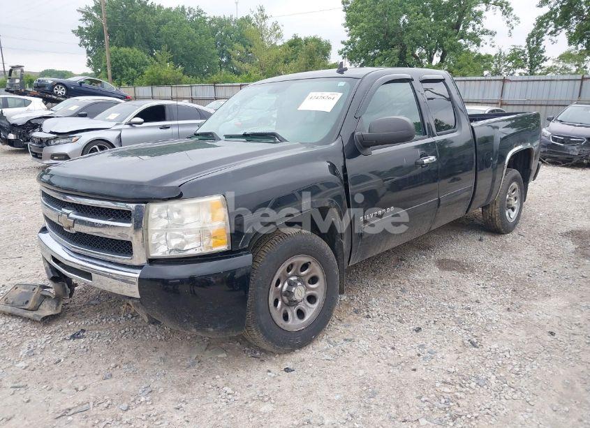 Photo 2 of 2010 Chevrolet Silverado 1500 LT (VIN 1GCSCSEA9AZ138761)