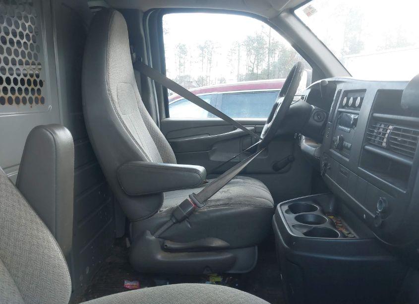 Photo 5 of 2011 Chevrolet Express 1500 WORK VAN (VIN 1GCSGAF47B1111064)