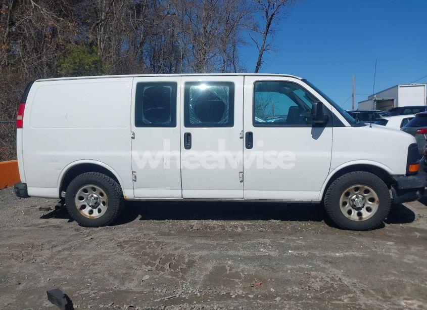 Photo 13 of 2014 Chevrolet Express 1500 WORK VAN (VIN 1GCSGAFX0E1146902)
