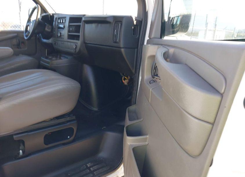 Photo 5 of 2014 Chevrolet Express 1500 WORK VAN (VIN 1GCSGAFX0E1170049)