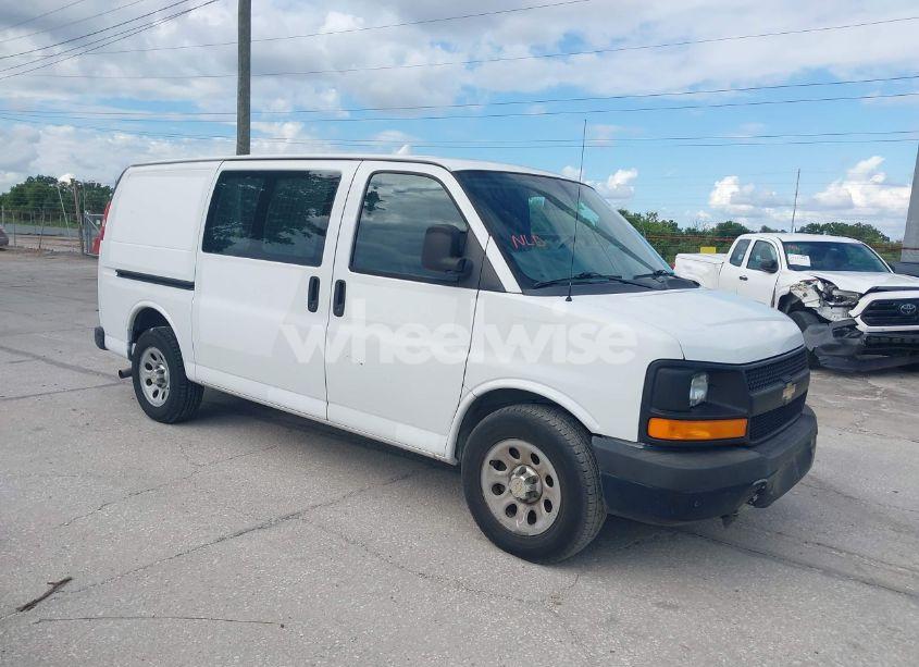 2013 Chevrolet Express WORK VAN (VIN 1GCSGAFX1D1178983) main photo