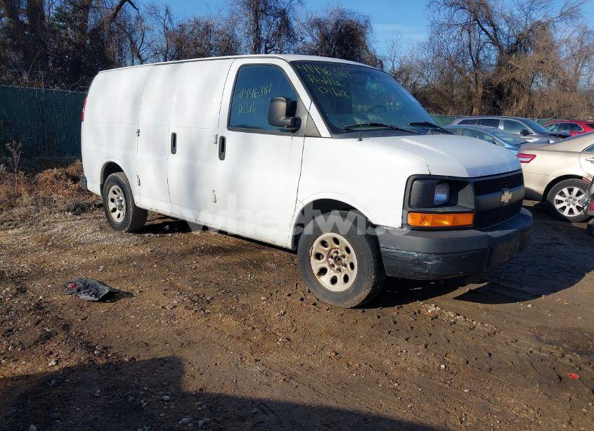 2014 Chevrolet Express 1500 WORK VAN (VIN 1GCSGAFX1E1102276) main photo