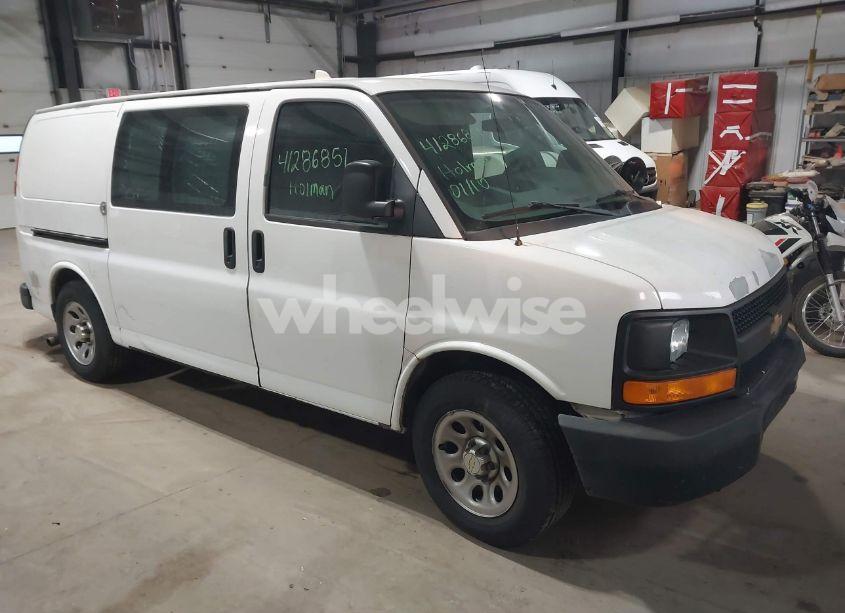 2012 Chevrolet Express 1500 WORK VAN (VIN 1GCSGAFX3C1145613) main photo